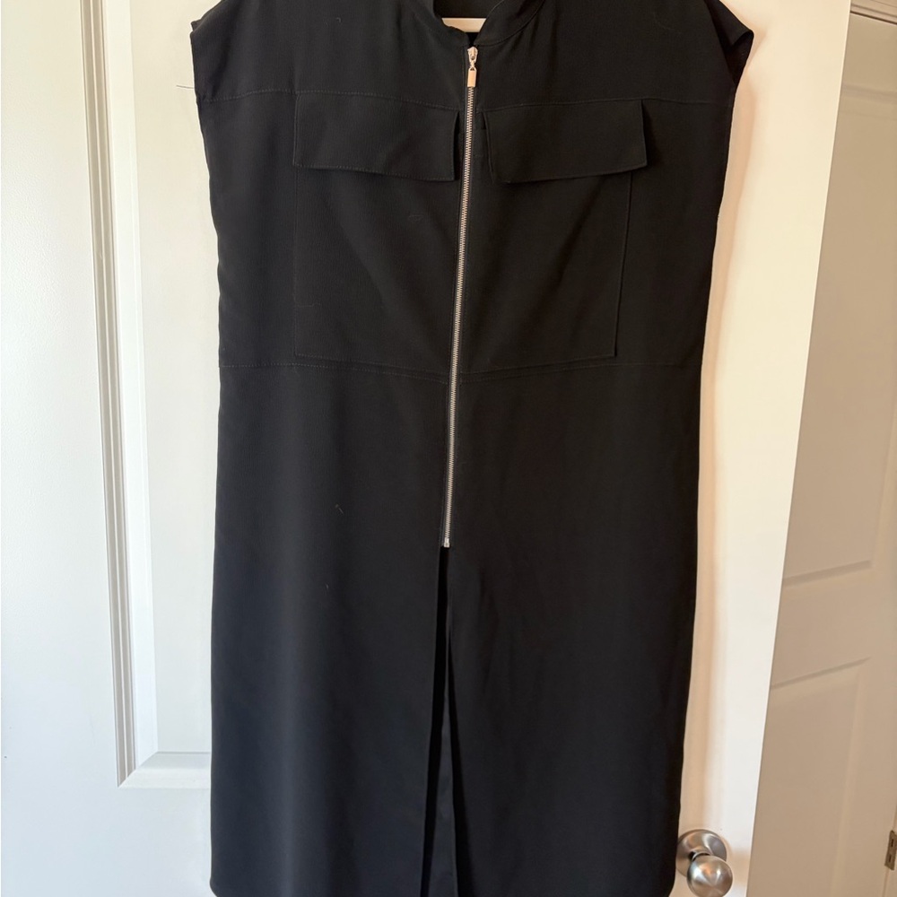 Sleeveless Black Zip-Front Duster